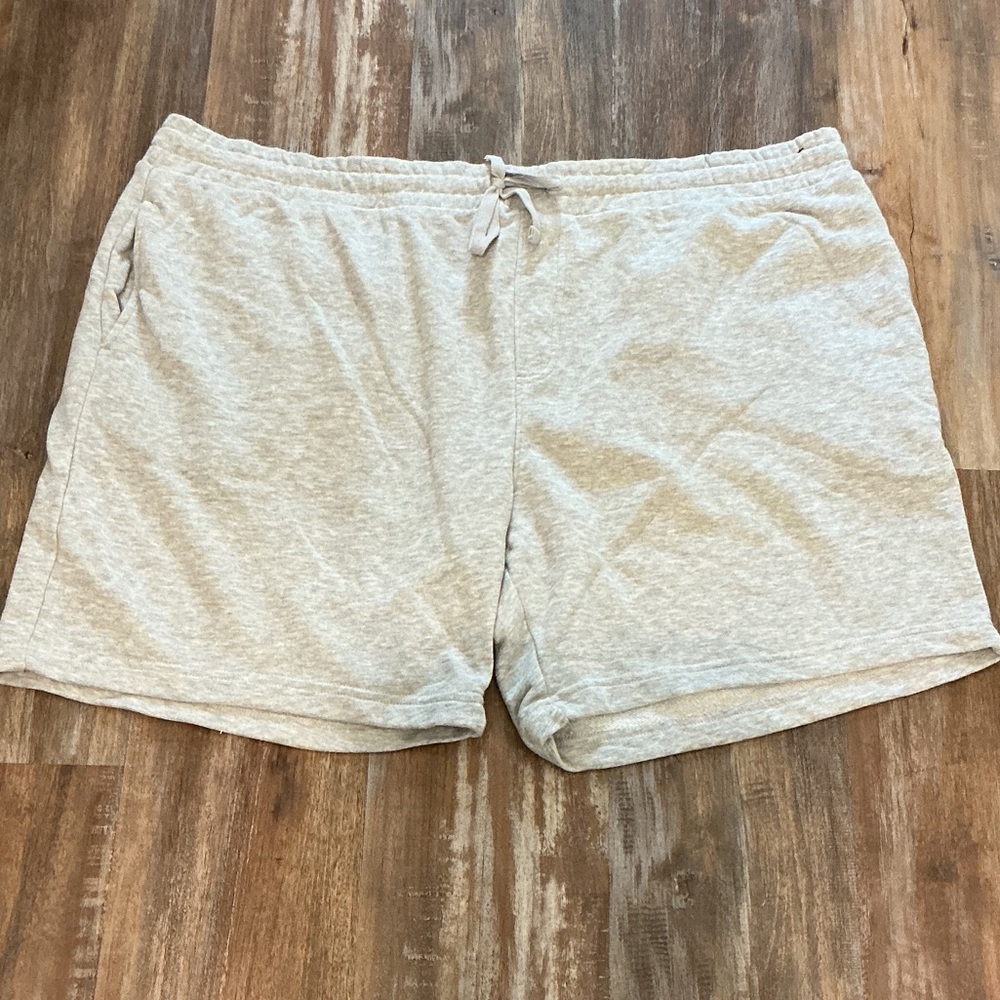 Roundtree & Yorke Men's Light Gray Athletic Shorts